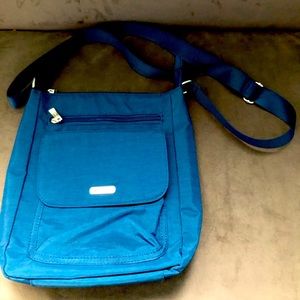 Baggalini teal cross bag